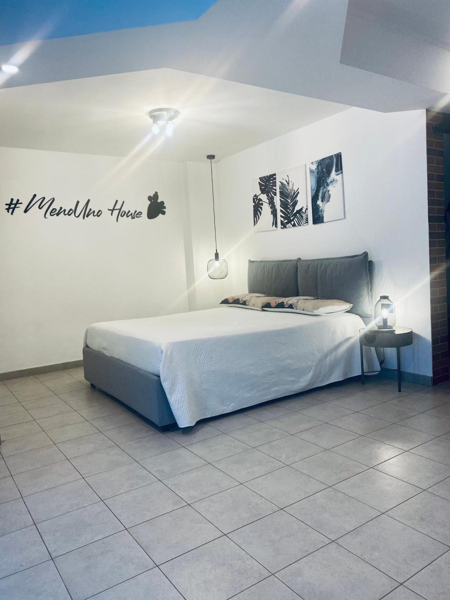 Menouno House Appartement Crispiano Kamer foto